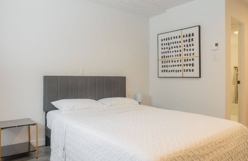 Brossard Hotel | Motel Champlain