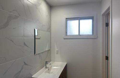 Laval Hotel | Motel Chez Nous