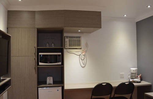 Laval Hotel | Motel Chez Nous