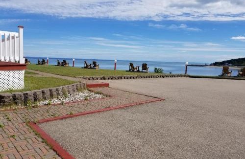 Saint-Simeon Hotel | Motel et Chalets Bo-Fleuve Evangeline