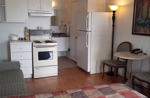 Saint-Jean-Sur-Richelieu Hotel | Motel Iberville