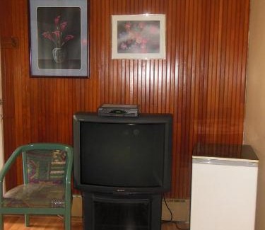 Pointe-aux-Trembles Hotel | Motel Le Paysan