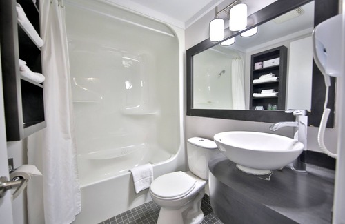 Laval Hotel | Motel Newstar Laval