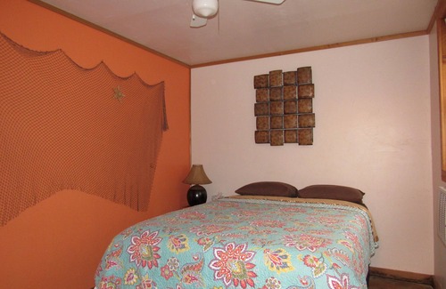 Mannford Hotel | Motel Room by the Lake