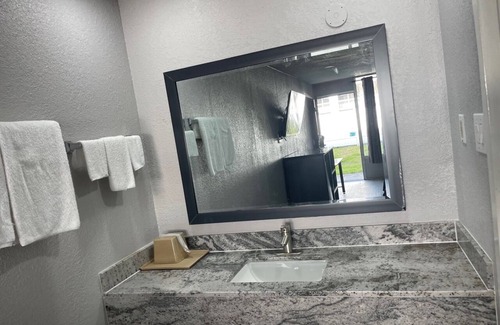 Fleming Hotel | Motel Savanah