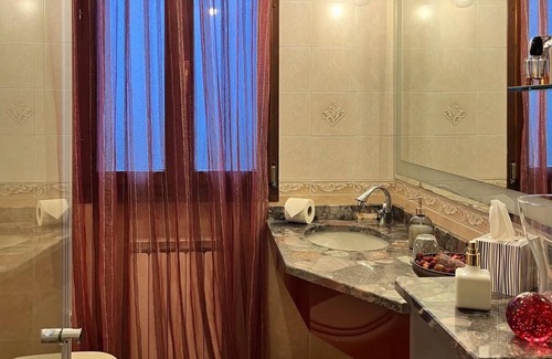 Castelfranco Emilia Apartment | [Motor valley experience] The moon seekers: the attic under the moon