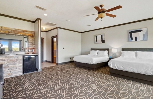 Graford Hotel | MotorBoat Inn Suite 7