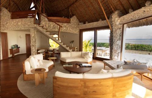 Teahupoo Villa | Motu Nao Nao Private Island