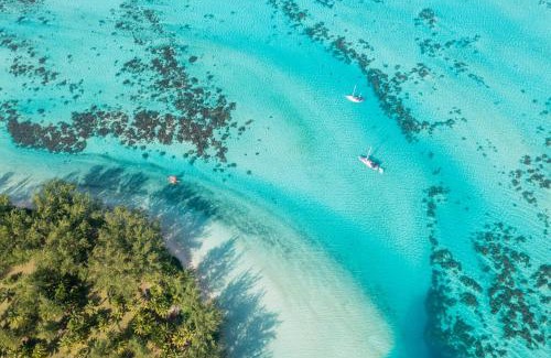 Teahupoo Villa | Motu Nao Nao Private Island