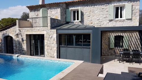 Mougins Villa | Mougins Mas lumineux vue sur le village