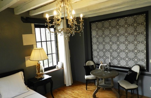 Sache House | Moulin de la Chevriere
