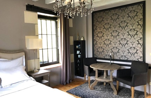 Sache House | Moulin de la Chevriere