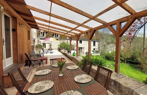 Chardonnay Apartment | Moulin Fouché | The Pigeon Tower | Cozy gite with large terrace near a nice lake