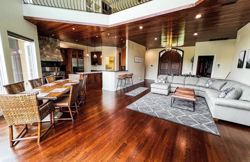 Lansing Cabin | Mount Ever After Available Labor Day Weekend!