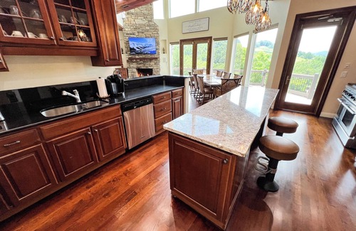 Lansing Cabin | Mount Ever After Available Labor Day Weekend!