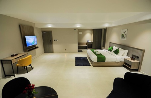 Sulthan Bathery Hotel | Mount Land