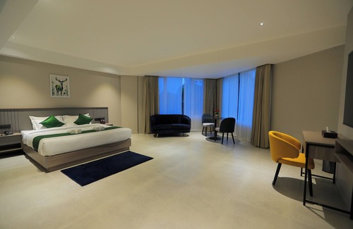 Sulthan Bathery Hotel | Mount Land