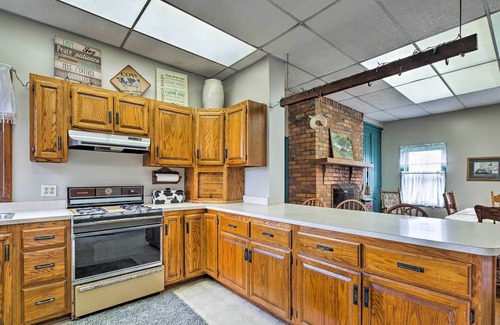Mt Perry House | Mount Perry Home on Working Farm w/BBQ & Pond!