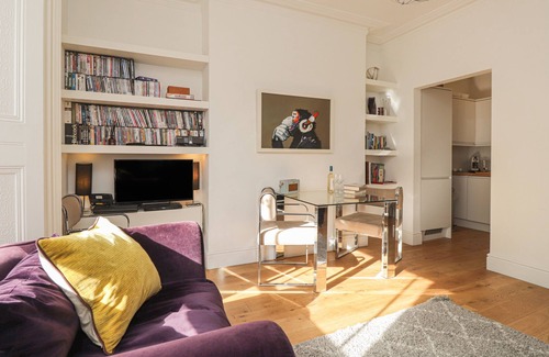 Royal Tunbridge Wells Apartment | MOUNT SION, romantic, luxury holiday cottage in Royal Tunbridge Wells