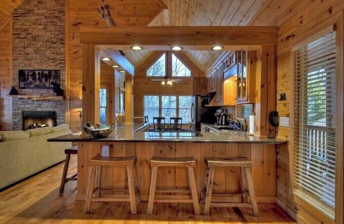 Mineral Bluff Cabin | Mount Watson Lodge | Free Night Offer!