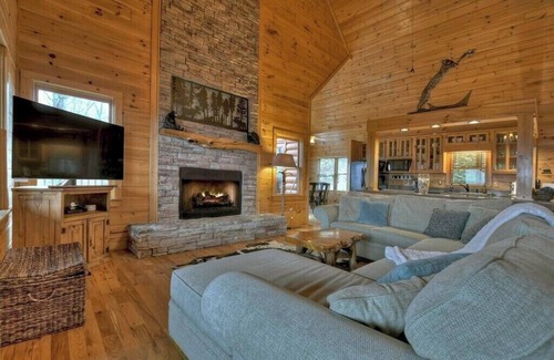 Mineral Bluff Cabin | Mount Watson Lodge | Free Night Offer!