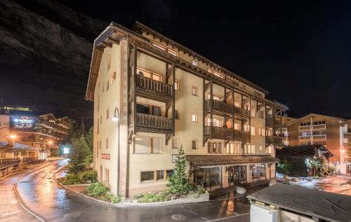 Zermatt City Centre Apartment | Mount Whitney Duplex-Apartment