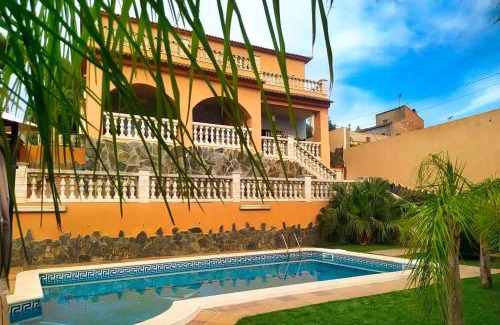 El Vendrell House | Mountain-Beach