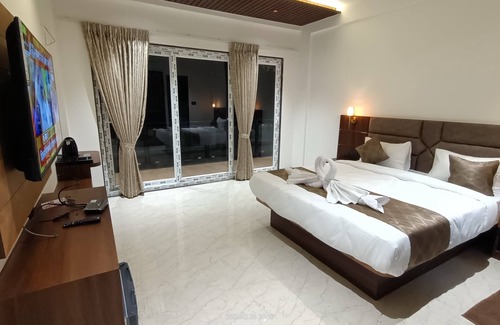 Bhilar Hotel | Mountain Berries Resort