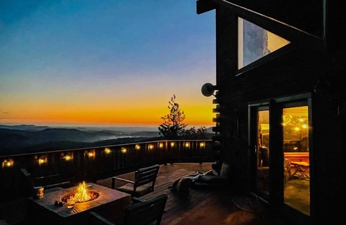 Phoenix Lake-Cedar Ridge Ski Chalet | Mountain Bliss Chalet with Great Views!
