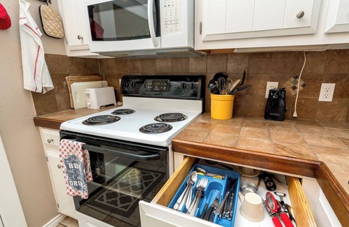 Canyon Lake Cabin | Mountain Breeze Cabin - 23 Acres