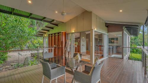 Smithfield House | Mountain Breeze Retreat
