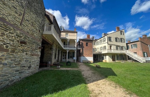 Harpers Ferry House | Mountain Bungalow | Nature, History| Wineries|PS5