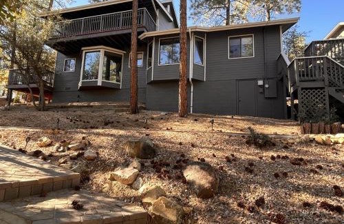 Rancho Vista Hills House | Mountain Cabin Retreat in the Pines