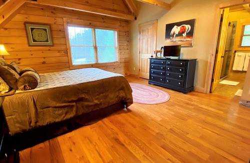 Ferguson Cabin | Mountain Cabin,Views,WiFi,HotTub,Grill,Fireplace,Deck