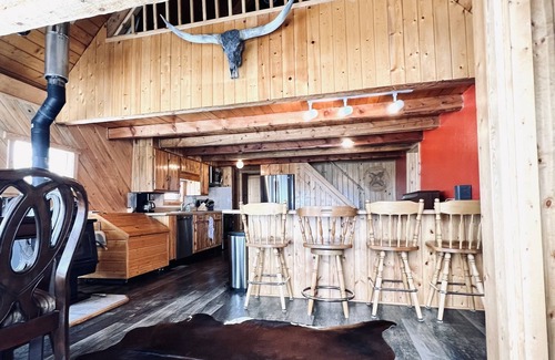 Dubois Cabin | Mountain cabin with trail access and optional heated shop