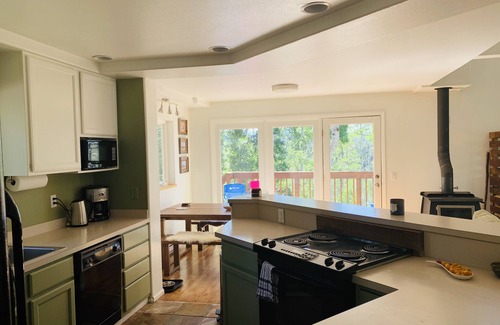 Clark House | Mountain Cabin with views, lakes, and high speed fiber optic internet