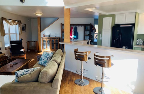 Clark House | Mountain Cabin with views, lakes, and high speed fiber optic internet