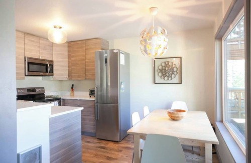 Alpine Meadows Condo | Mountain Chic Condo | Near Village at Palisades