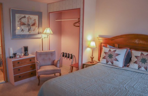 Mount Holly Springs Hotel | Mountain Creek Tavern