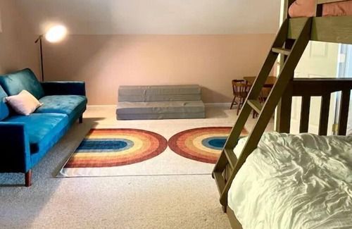 South Kortright Ski Chalet | Mountain Crest: amazing views & peaceful escape