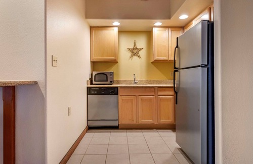 Mount Sunapee Resort | Mountain Edge Suites at Sunapee, an Ascend Collection Hotel