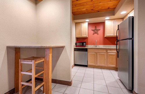 Mount Sunapee Resort | Mountain Edge Suites at Sunapee, an Ascend Collection Hotel