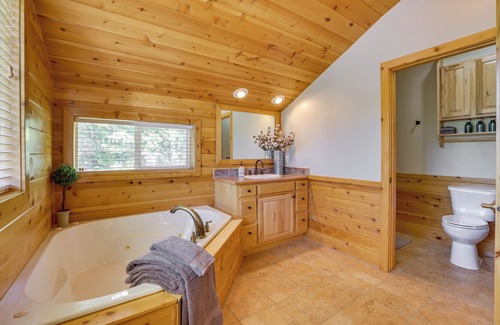 Meadow View Heights Cabin | Mountain Escape: Scattered Pines Cabin w/Deck!