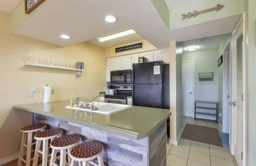 Notch Estates House | Mountain Getaway- Outdoor Pool Hiking Trails