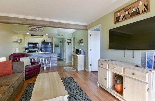 Notch Estates Condo | Mountain Getaway - So Close to SDC -2 Outdoor Pools - Hiking