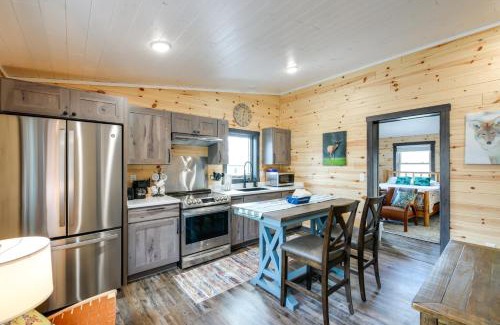 Gardiner House | Mountain Getaway with Views Less Than 1 Mi to Yellowstone