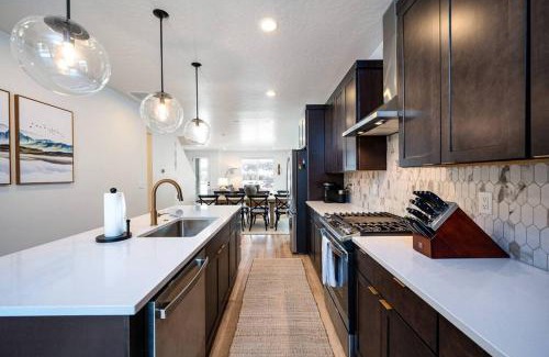 Mountain Green House | Mountain Green Snowbasin Getaway