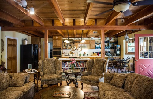 Roan Mountain House | Mountain Harbour B&B and Hiker Hostel