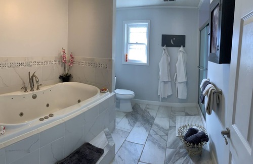 Roan Mountain House | Mountain Harbour B&B and Hiker Hostel