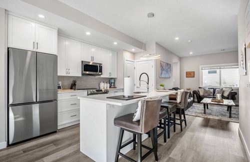East Kootenay Apartment | Mountain Haven | Fenced Backyard | Downtown | A/C